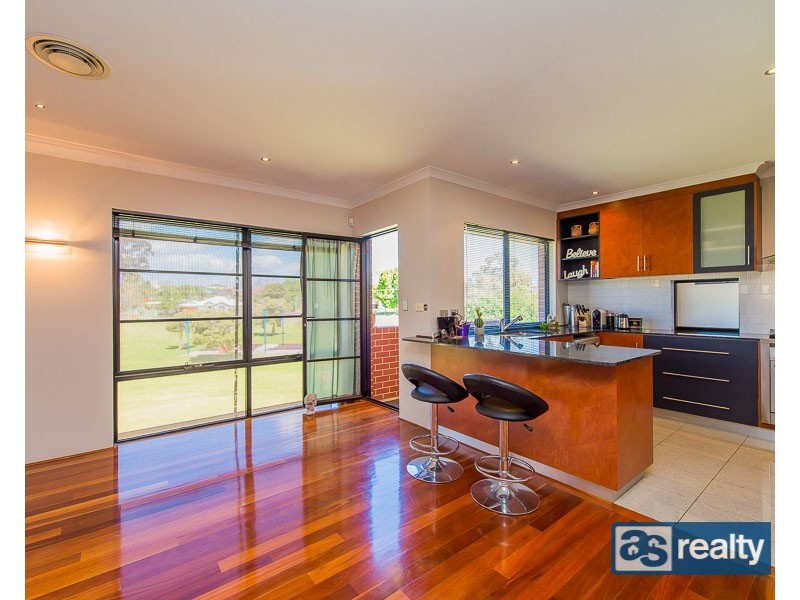 3/24 Bromley St, Embleton WA 6062