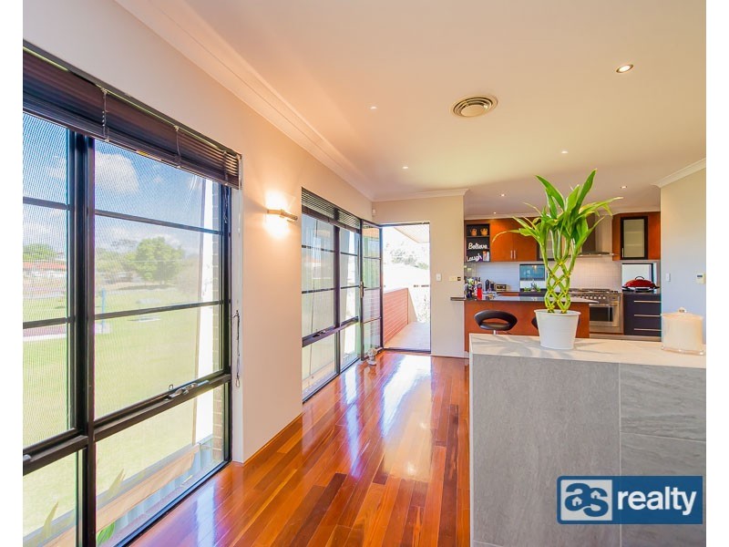 3/24 Bromley St, Embleton WA 6062