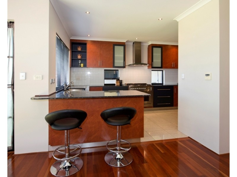 3/24 Bromley St, Embleton WA 6062