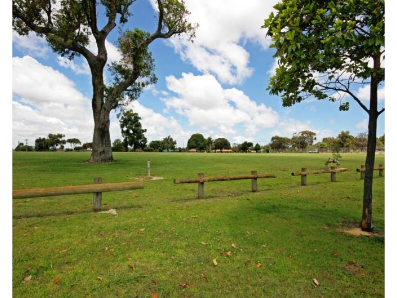 11 Bepton Way, Balga WA 6061
