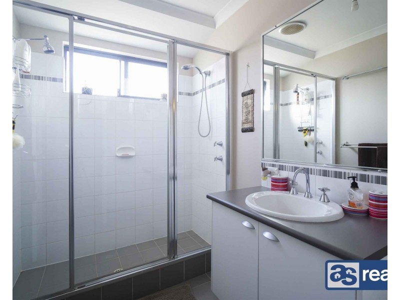 6 Irwin Road, Embleton WA 6062