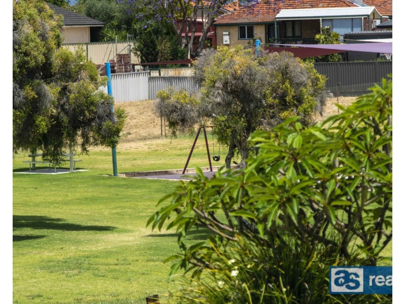 12 Feredy Street, Embleton WA 6062