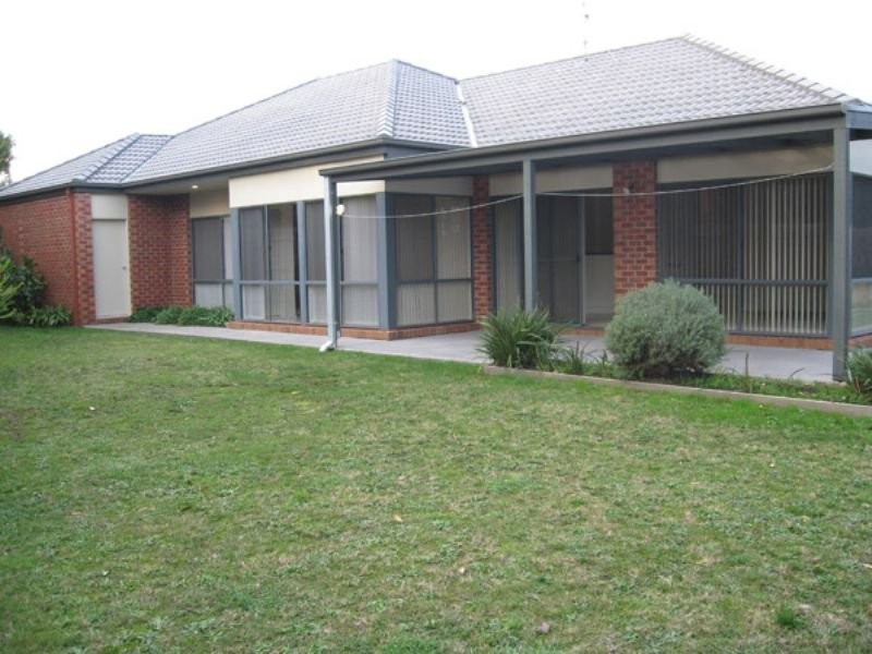 13 Melalueca Mews, Inverloch VIC 3996