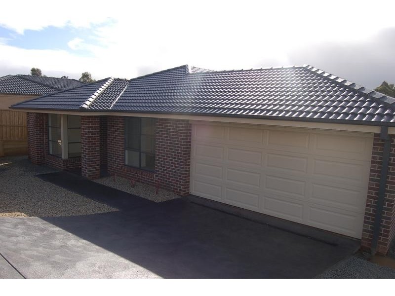 19 Laura Grove, Leongatha VIC 3953