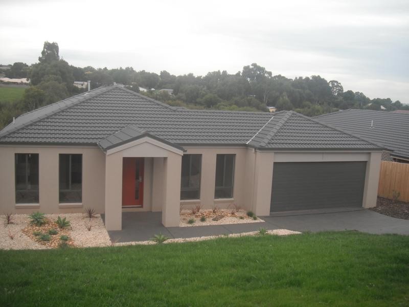 17 Laura Grove, Leongatha VIC 3953