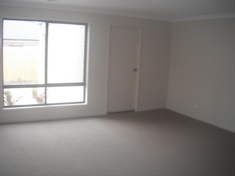 17 Laura Grove, Leongatha VIC 3953