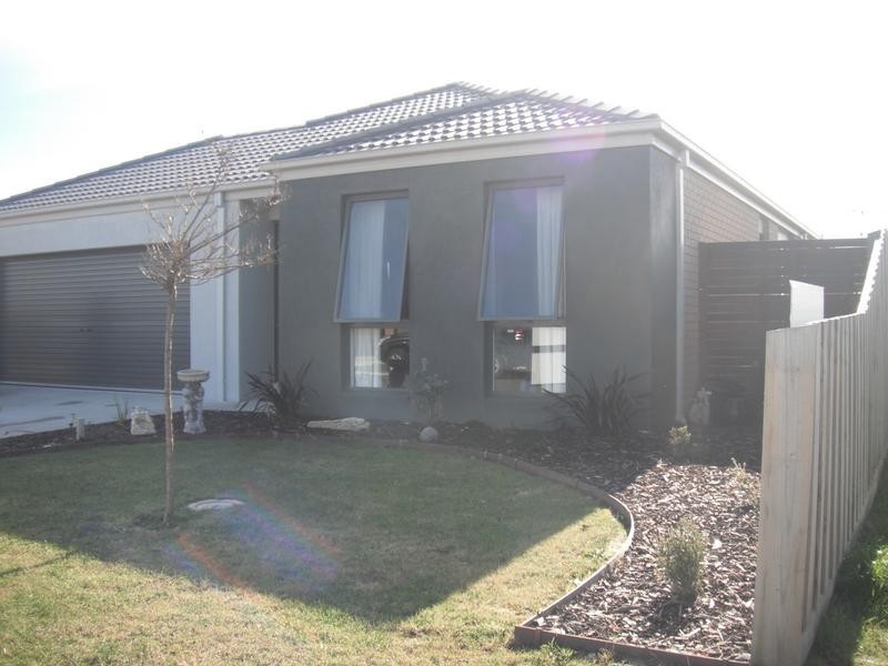 7 Dalmont Bay Court, Inverloch VIC 3996