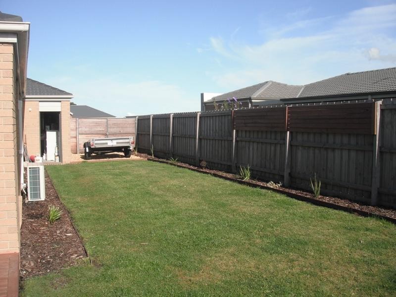 7 Dalmont Bay Court, Inverloch VIC 3996