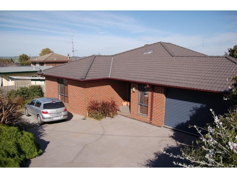 9 Blair Crescent, Leongatha VIC 3953