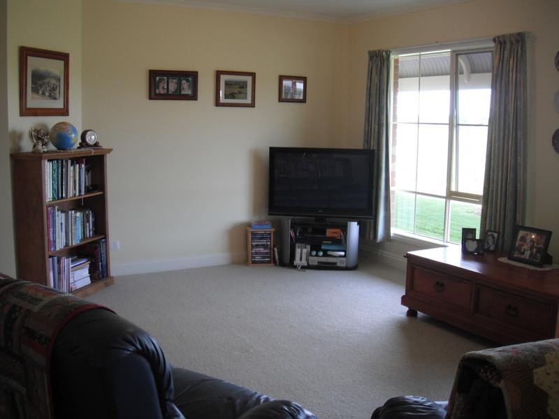 135 Gravel Pit Road, Inverloch VIC 3996