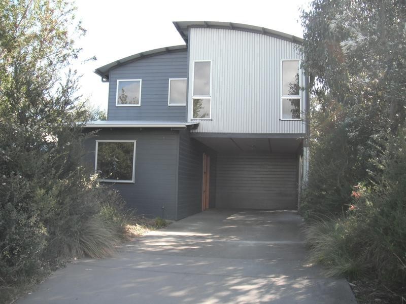 8 Beachcomber Drive, Inverloch VIC 3996