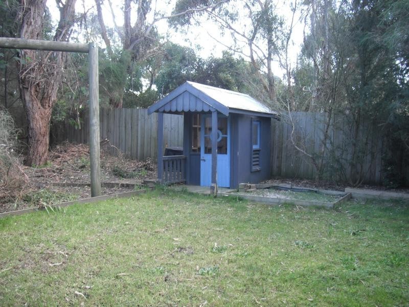 8 Beachcomber Drive, Inverloch VIC 3996