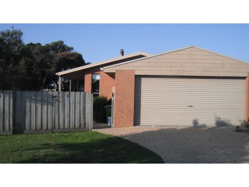 15 Youll Grove, Inverloch VIC 3996