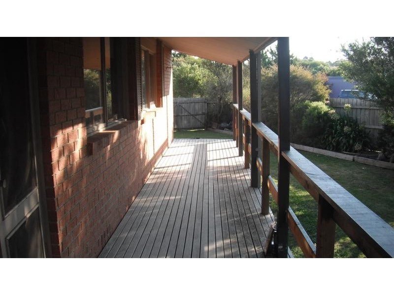 15 Youll Grove, Inverloch VIC 3996