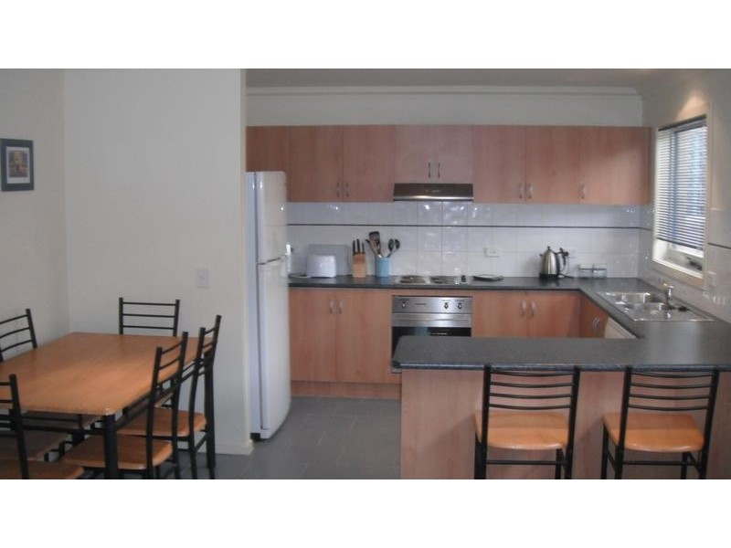 2/18 Hopetoun Street, Inverloch VIC 3996