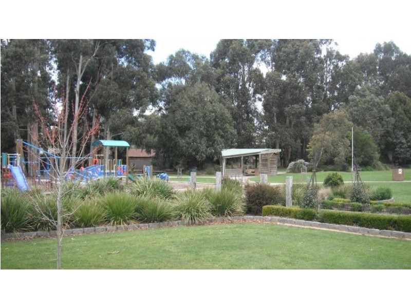 10 Bent Street, Leongatha VIC 3953