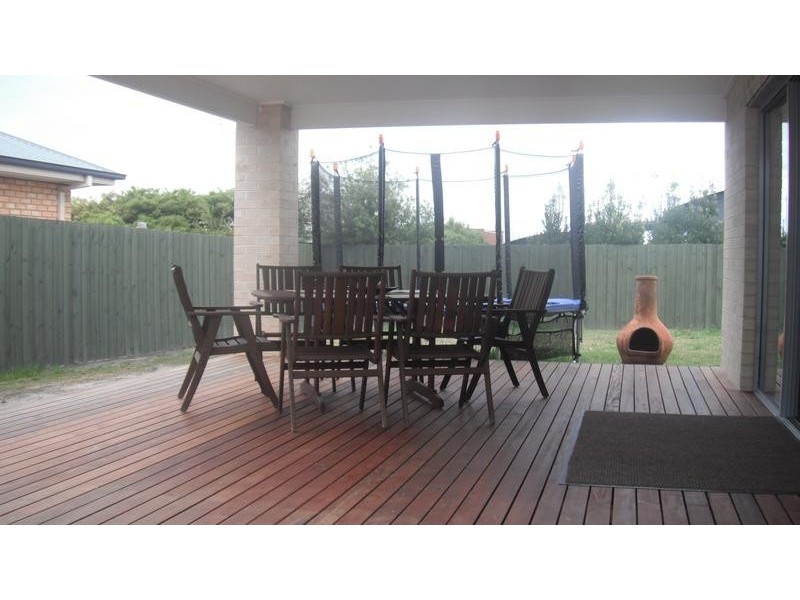 18 Mariner Place, Inverloch VIC 3996