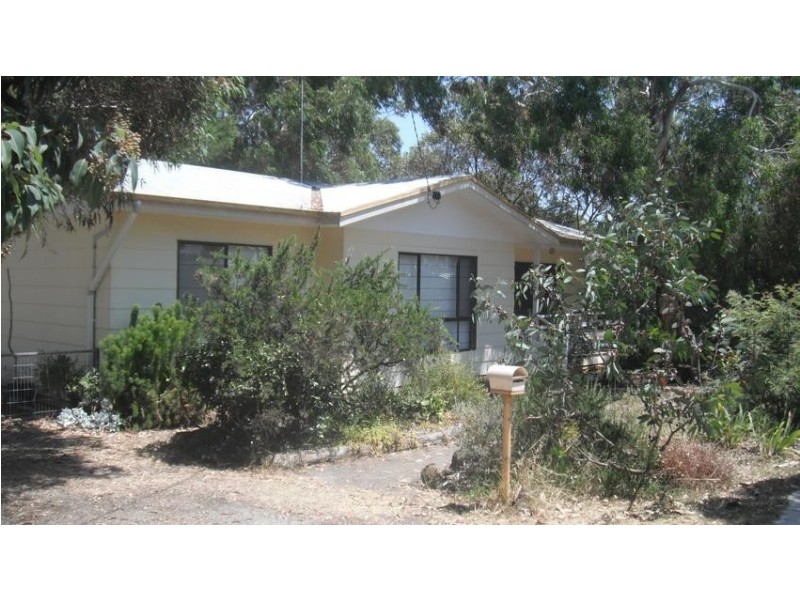 10 Club Avenue, Inverloch VIC 3996