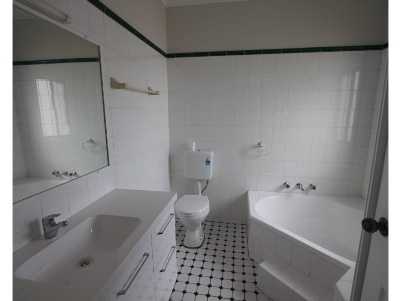 8 Bowden Street, Cabramatta NSW 2166