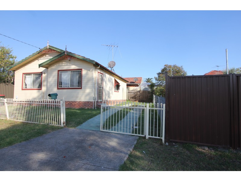 54 Lions Road, Lurnea NSW 2170