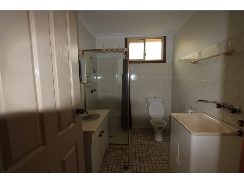 54 Lions Road, Lurnea NSW 2170