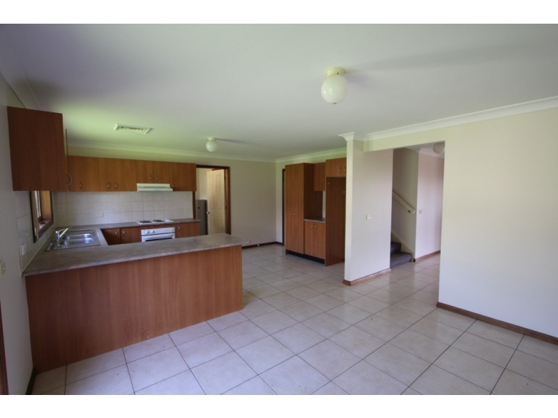 2 Yew Place, Casula NSW 2170