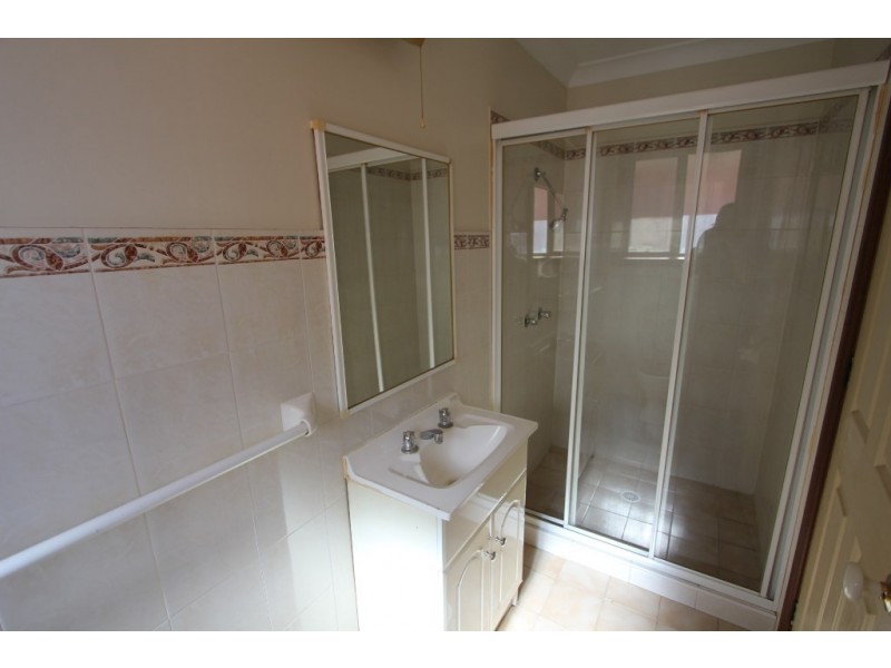 2 Yew Place, Casula NSW 2170