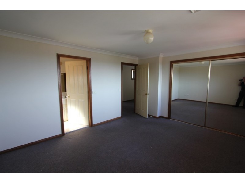 2 Yew Place, Casula NSW 2170