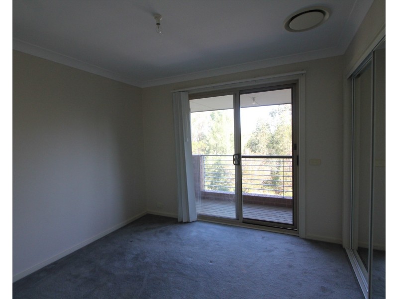 8 Montefiore Avenue, West Hoxton NSW 2171