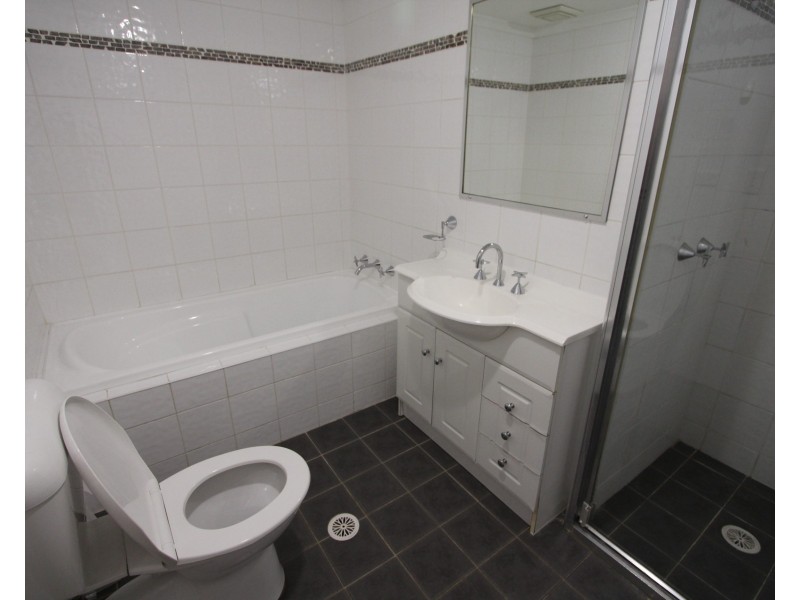 18/12-20 Lachlan, Liverpool NSW 2170