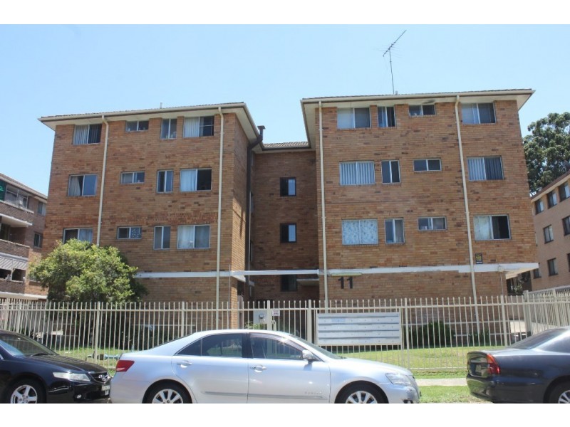8/11 Forbes Street, Warwick Farm NSW 2170