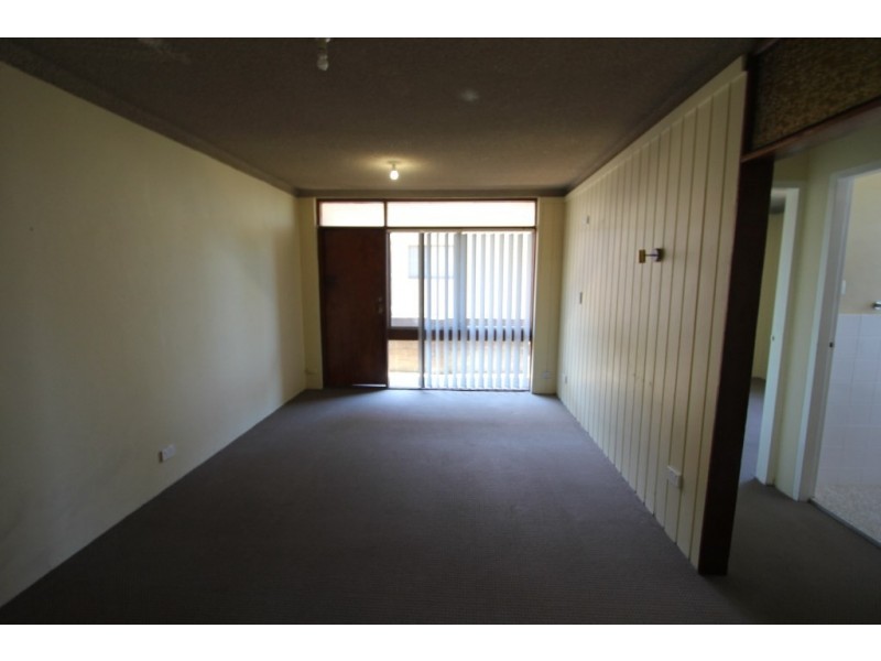 8/11 Forbes Street, Warwick Farm NSW 2170