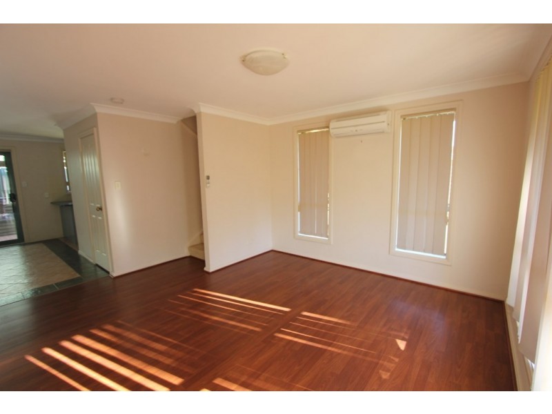 4/15 Keneally Way, Casula NSW 2170