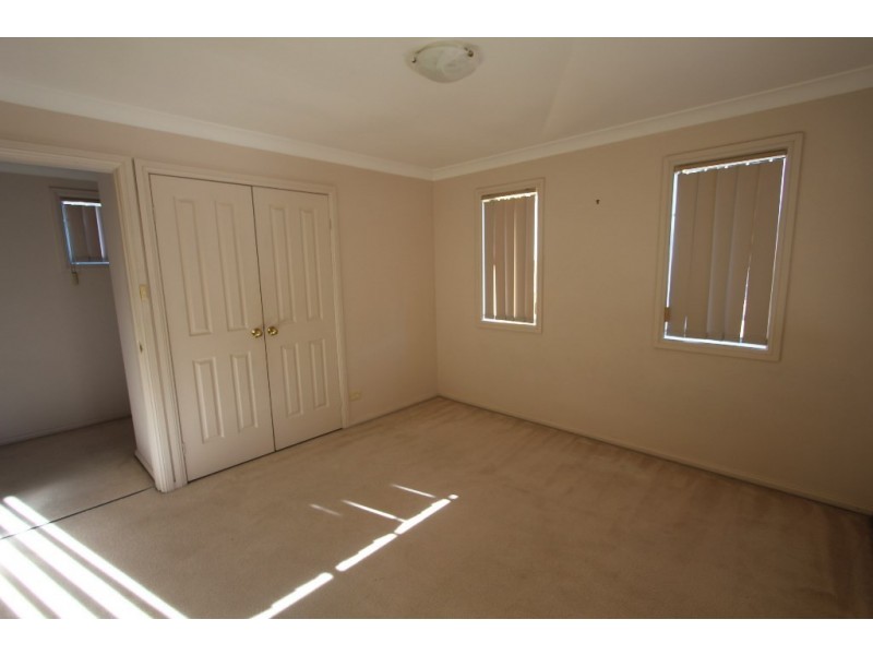 4/15 Keneally Way, Casula NSW 2170