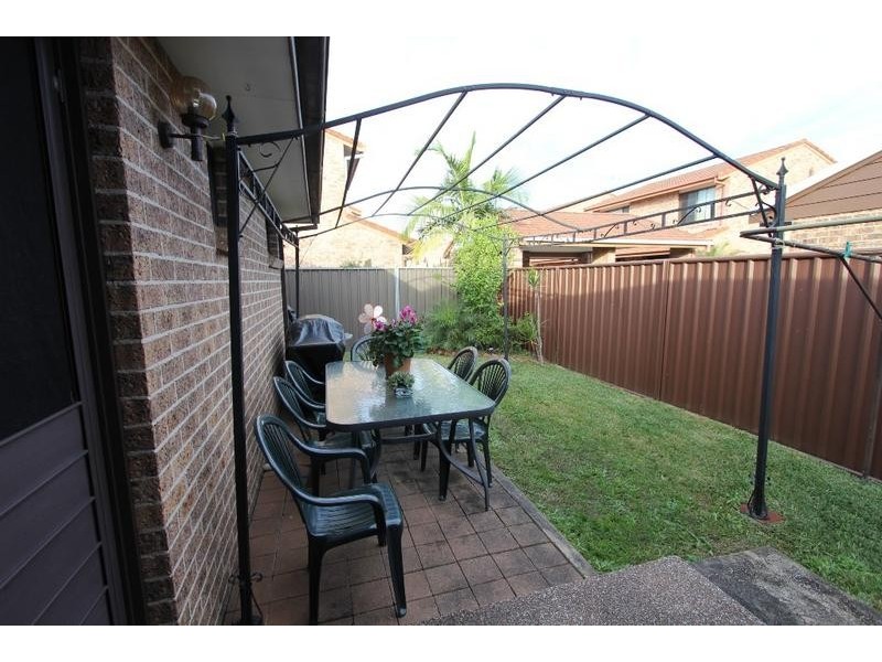 12/28 Coolaroo Cres, Lurnea NSW 2170