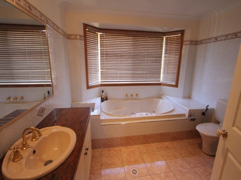 1 Cheltenham Street, Chipping Norton NSW 2170