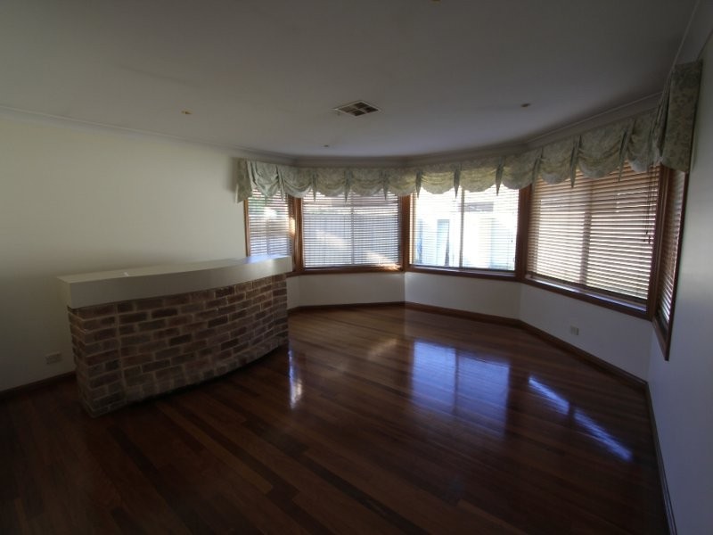 1 Cheltenham Street, Chipping Norton NSW 2170