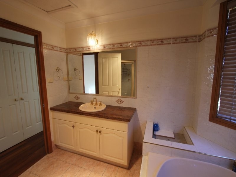 1 Cheltenham Street, Chipping Norton NSW 2170