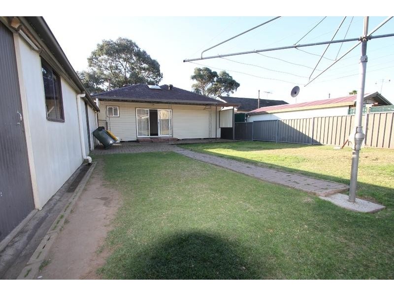 52 Medley Avenue, Liverpool NSW 2170