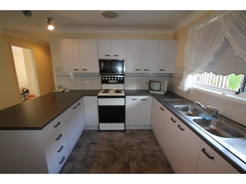 44 Wolverton Avenue, Chipping Norton NSW 2170