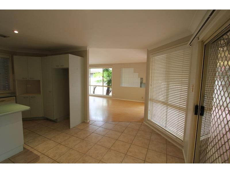 16 Tusculum Court, Wattle Grove NSW 2173