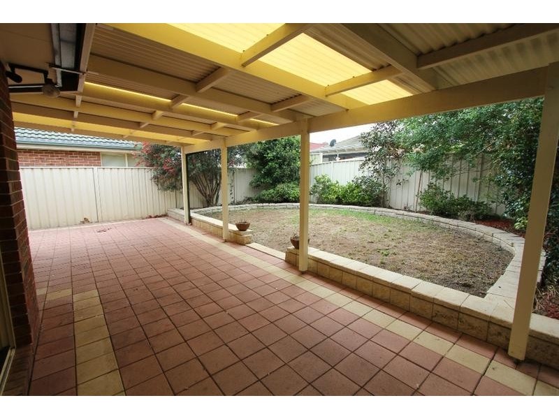 16 Tusculum Court, Wattle Grove NSW 2173