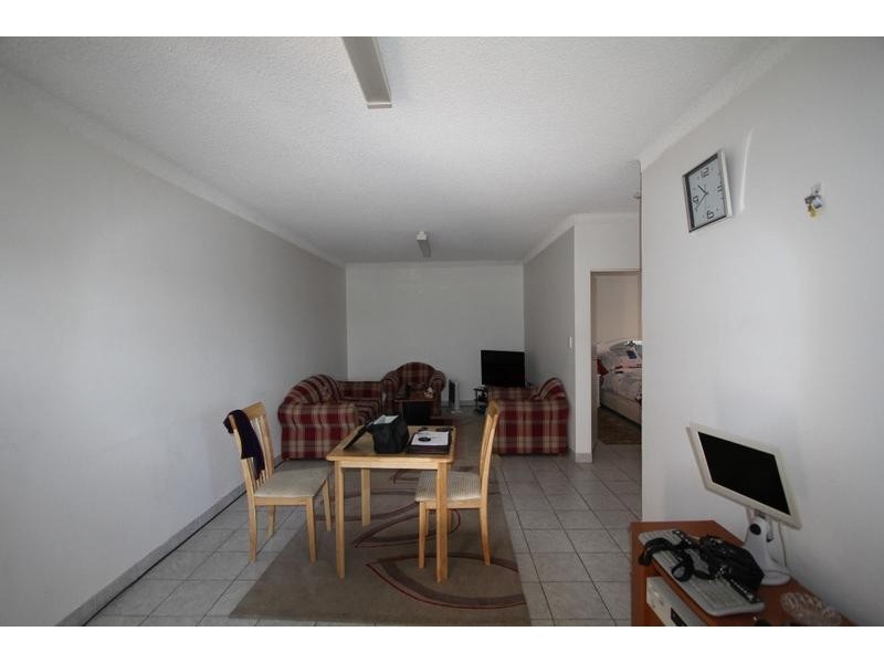 2/9 Hart Street, Warwick Farm NSW 2170