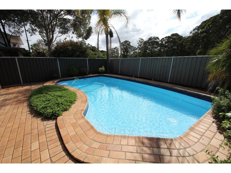 76 Trobriand Crescent, Glenfield NSW 2167