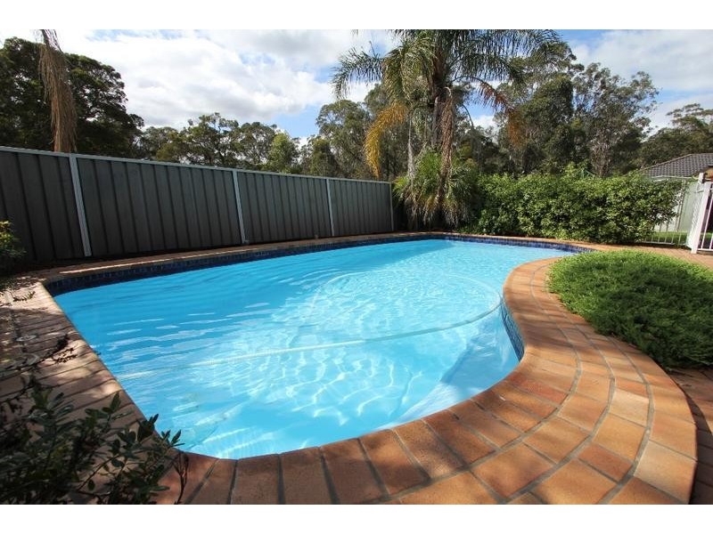 76 Trobriand Crescent, Glenfield NSW 2167