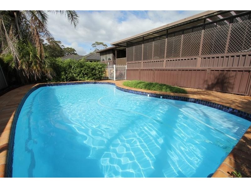 76 Trobriand Crescent, Glenfield NSW 2167