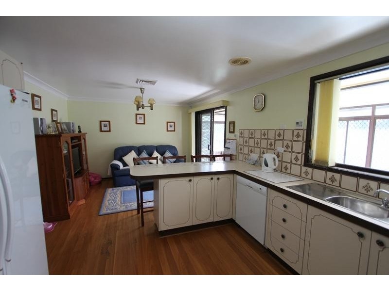 76 Trobriand Crescent, Glenfield NSW 2167