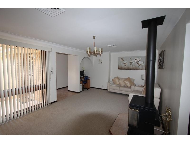76 Trobriand Crescent, Glenfield NSW 2167