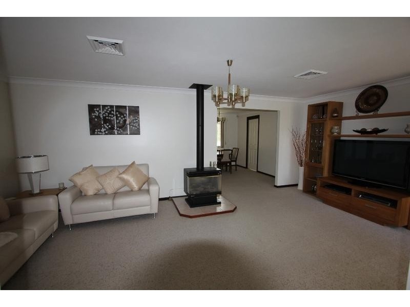 76 Trobriand Crescent, Glenfield NSW 2167
