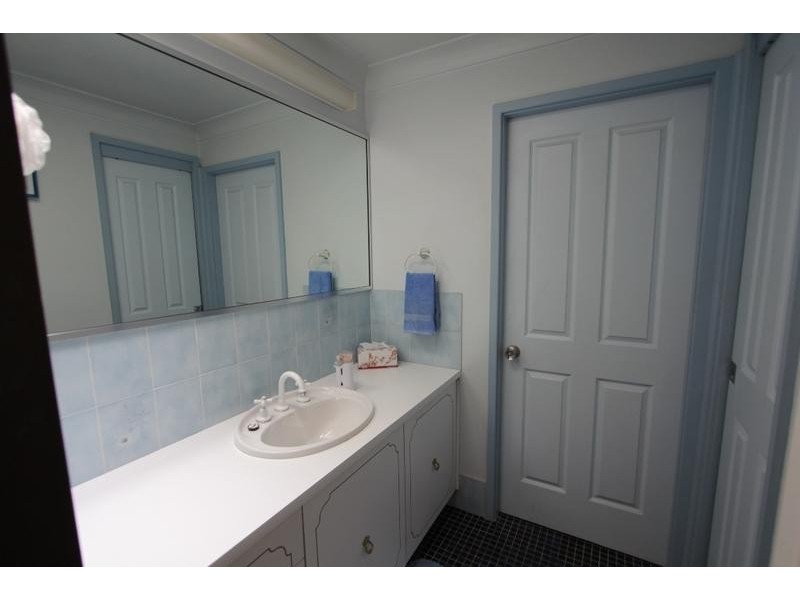 76 Trobriand Crescent, Glenfield NSW 2167